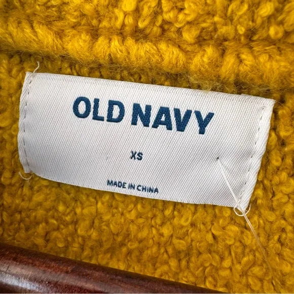 Old Navy Cozy Oversized Bouclé Crew Neck Sweater in Gold. NWT. XS - Picture 3 of 12